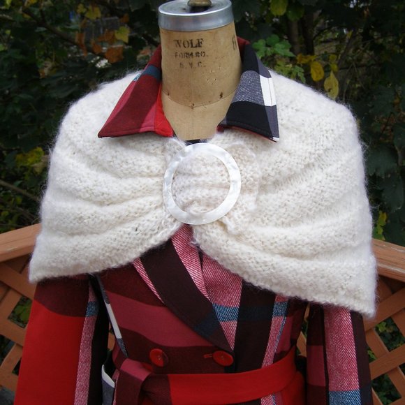 Beautiful Handmade Shawl w/Pearl color Buckle - Picture 1 of 16
